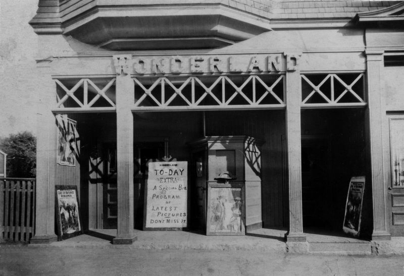 File:Wonderland Andover Historic Preservation 5-7 Elm Street.jpg